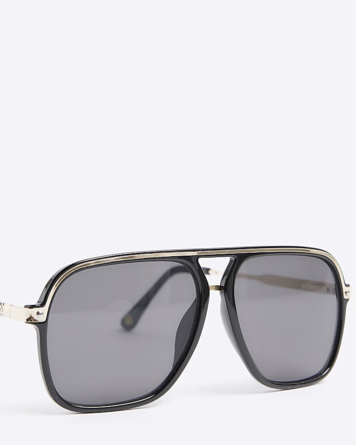 Black aviator sunglasses