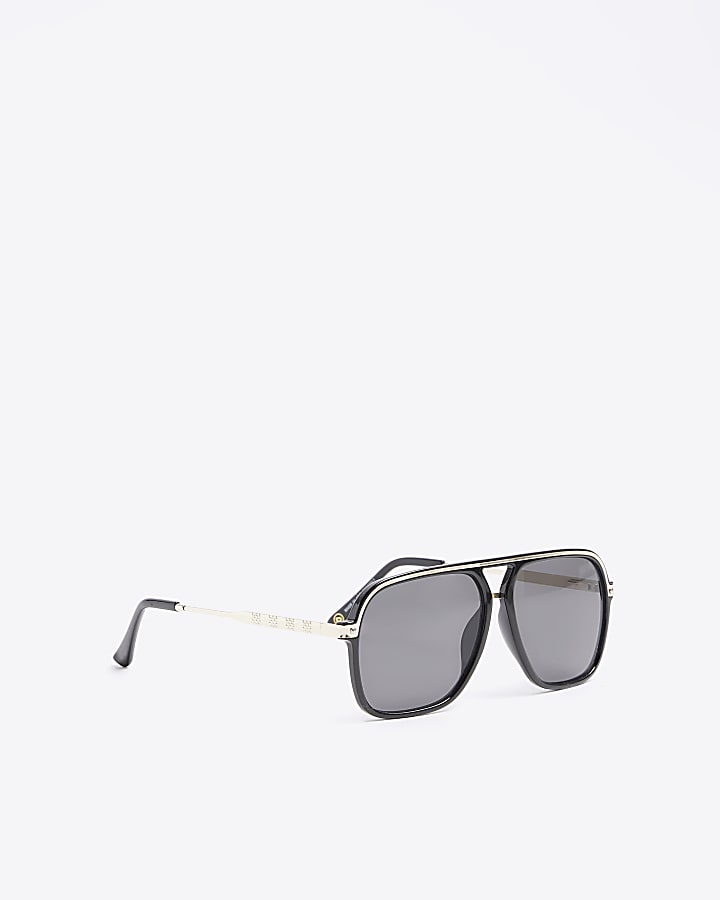 Black aviator sunglasses