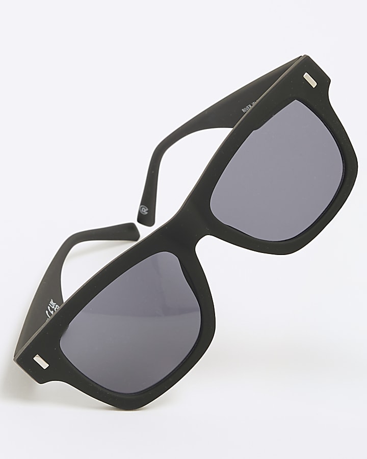 Black rubber square sunglasses