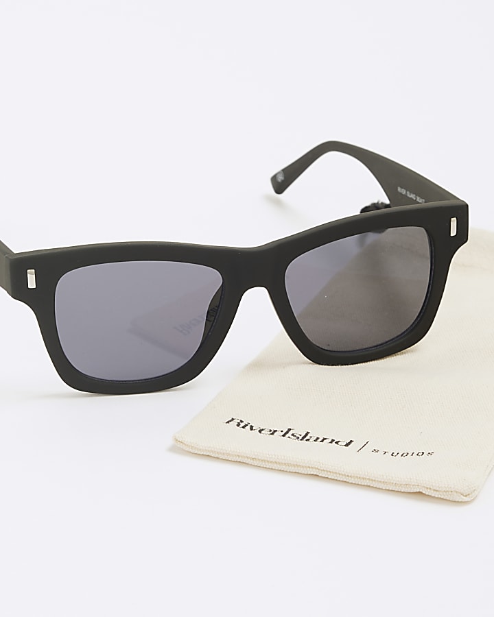Black rubber square sunglasses