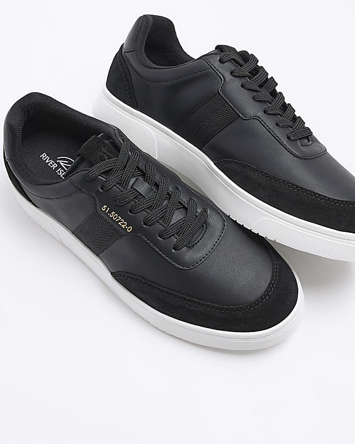 Black skater trainers