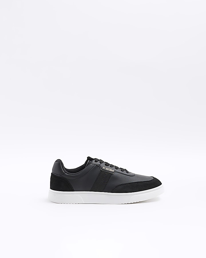 Black skater trainers