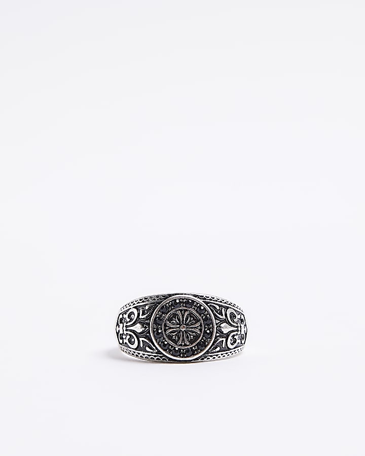 Black decorated round ring
