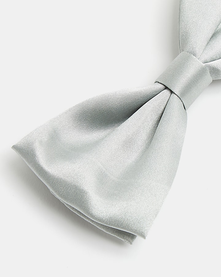 Green bow tie