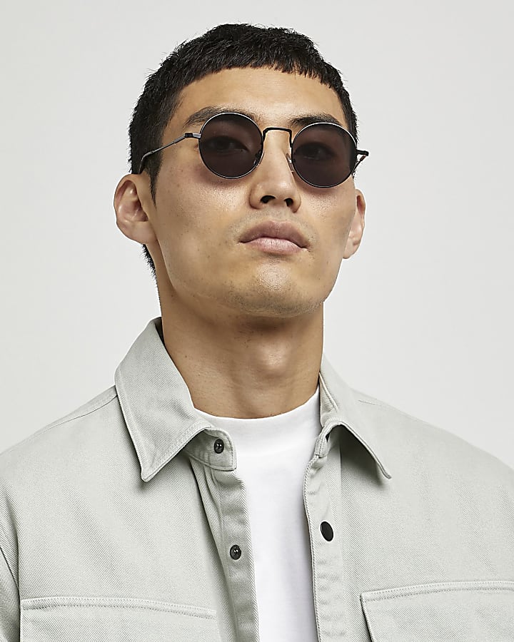 Black round frame sunglasses