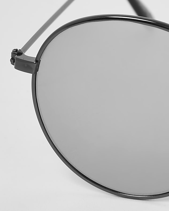 Silver mirrored round sunglasses