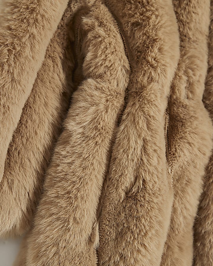 Mini Girls Beige Cinched Faux Fur Coat