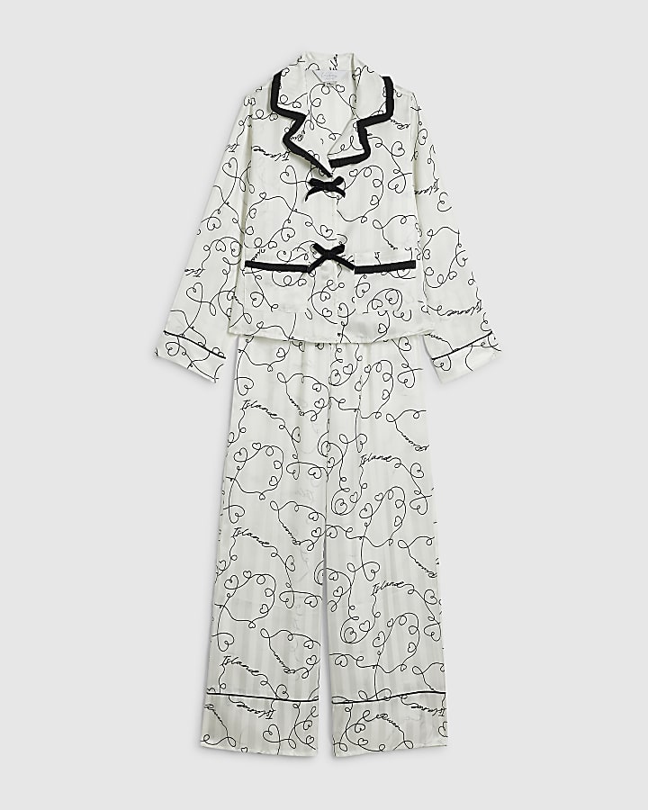 Girls White Swirly Print Satin Pyjamas Set