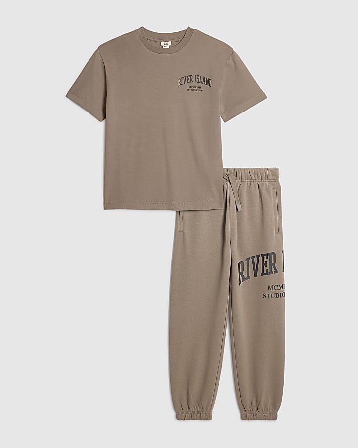 Boys Brown RI T-Shirt And Joggers Set