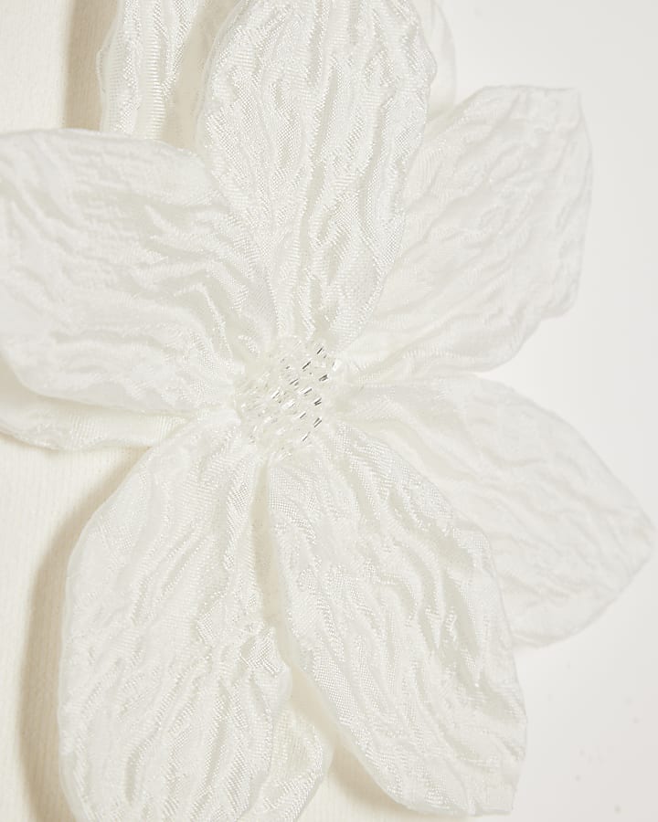 Girls White Flower Trim Knitted Top