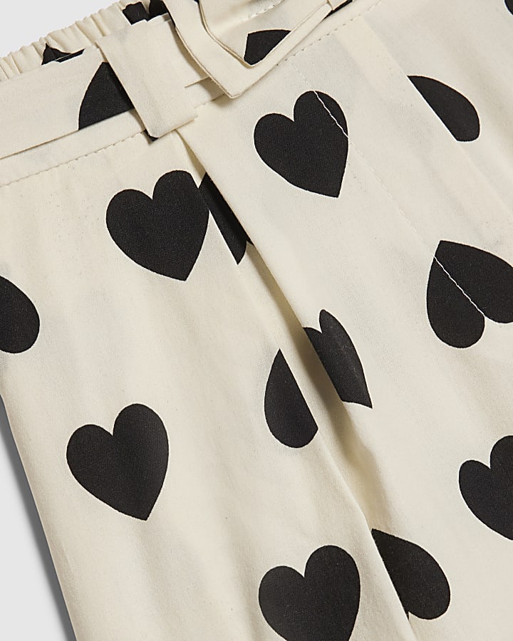 Girls White Heart Print Bow Shorts