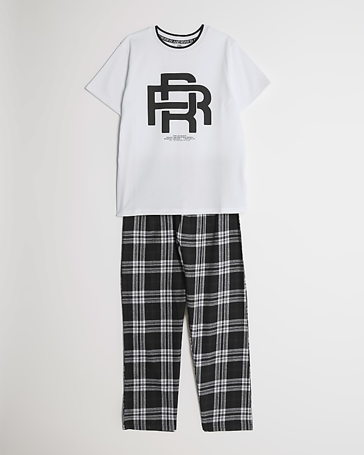 Boys Green T-Shirt And Check Pyjama Set
