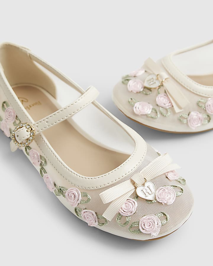 Girls Cream Rose Bud Pumps