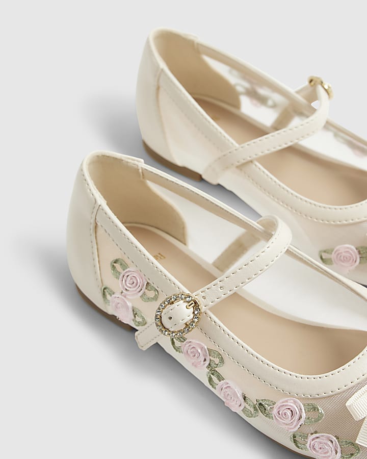 Girls Cream Rose Bud Pumps