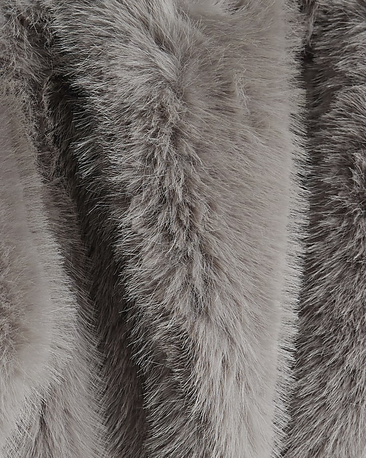 Girls Grey Short Faux Fur Coat