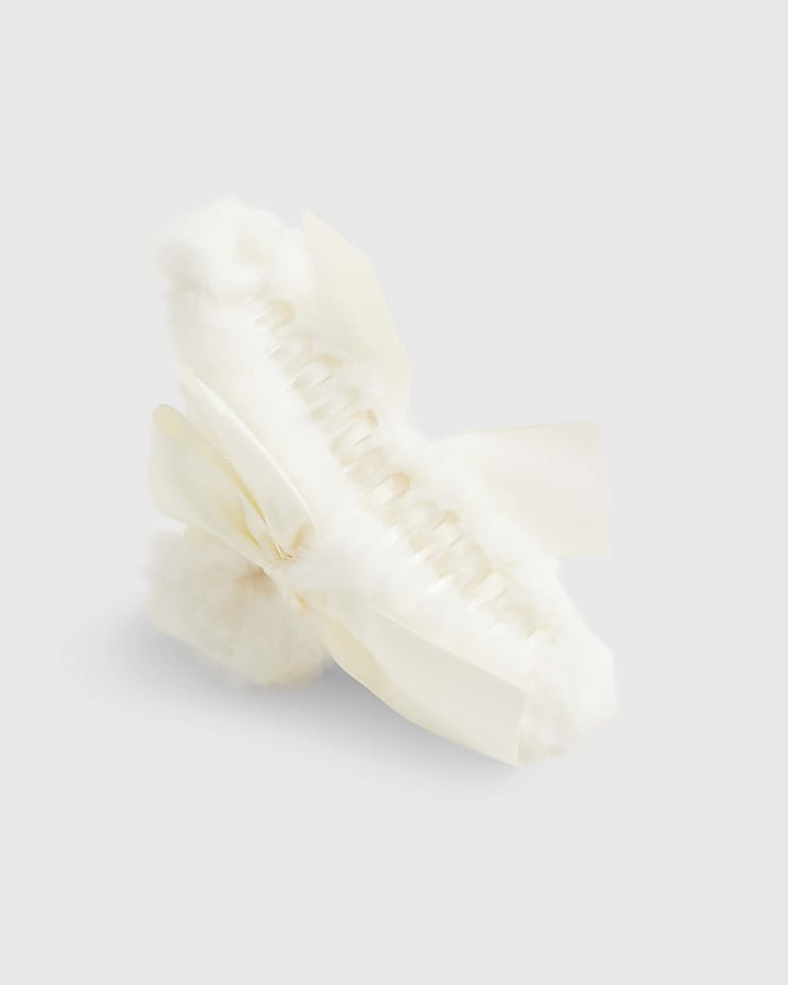Girls Cream Bow Fluffy Claw Clip