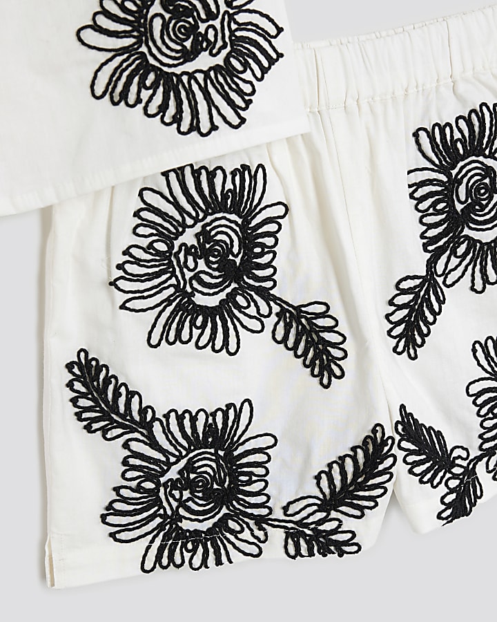 Girls White Floral Shirt And Shorts Set