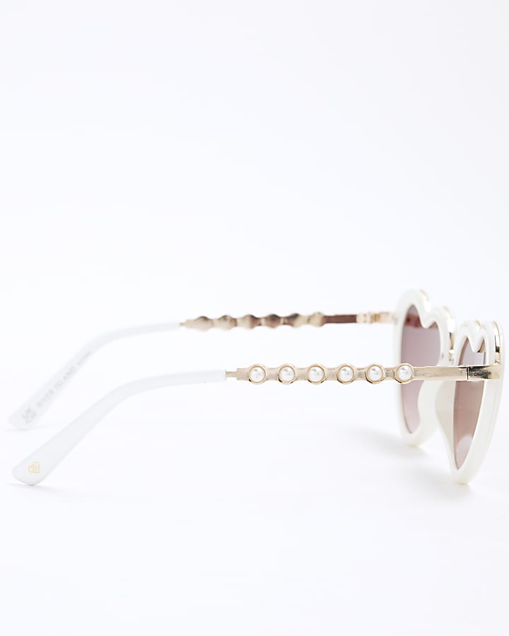 Girls White Heart & Pearl Chain Sunglasses