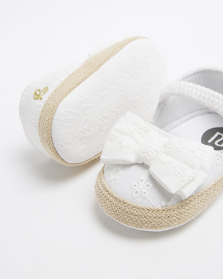 Baby Girls Cream Broderie Bow Sandals