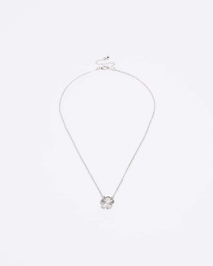 Silver colour flower necklace