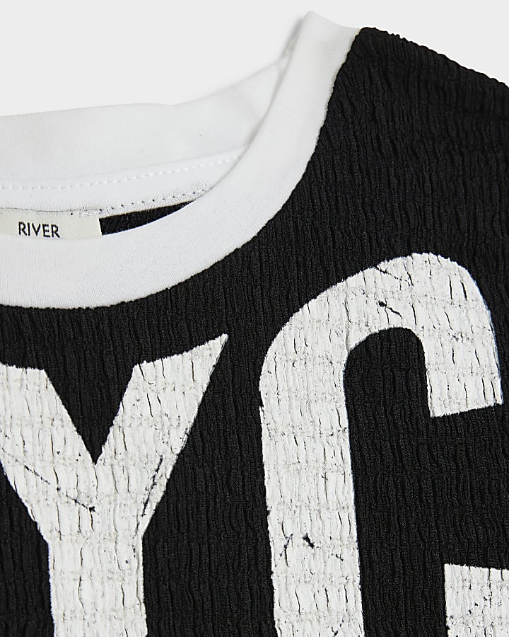 Girls Black Textured Graphic Print T-shirt