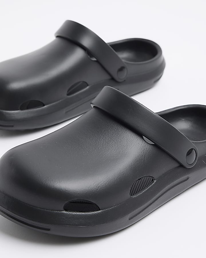 Boys black moulded sliders