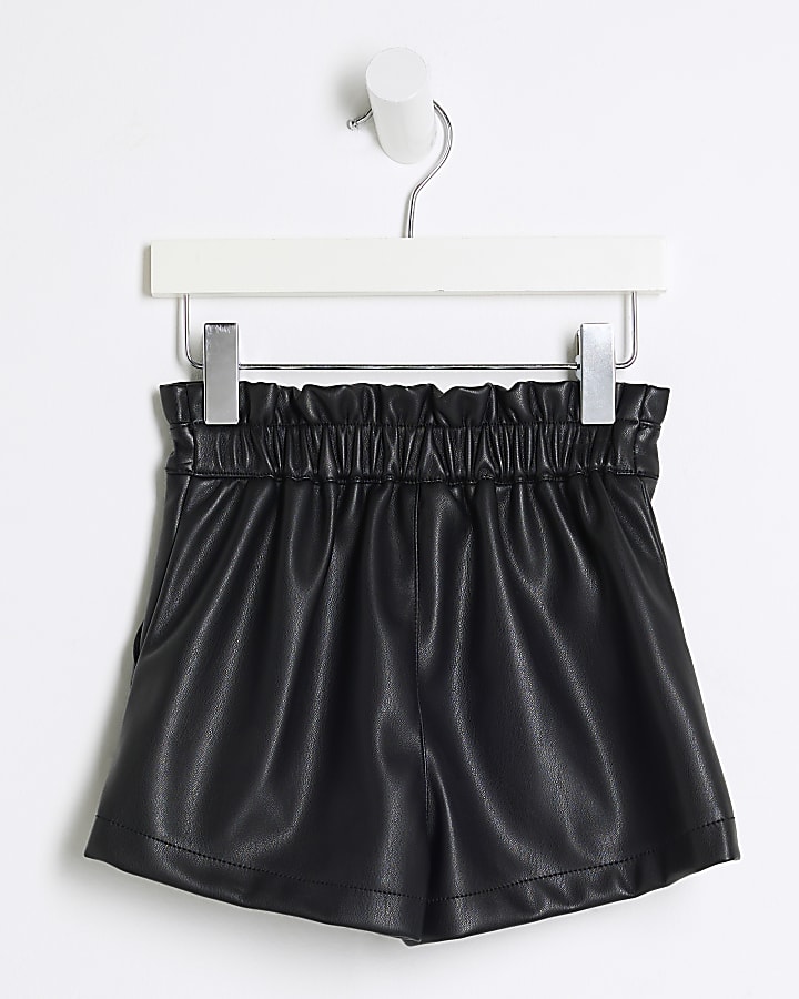 Mini girls black faux leather button shorts