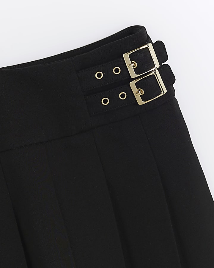 Girls Black Pleated Buckle Skirt