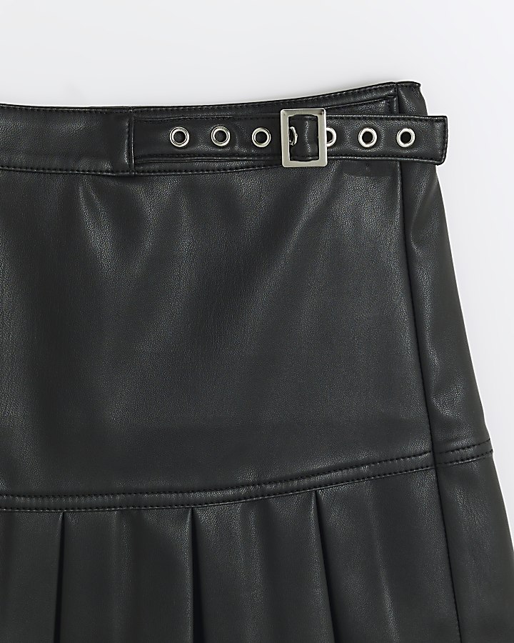 Girls Black Faux Leather Buckle Pleated Skirt