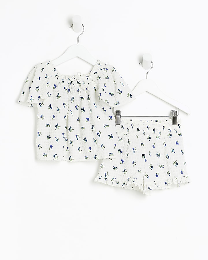 Mini girls white floral blouse and shorts set