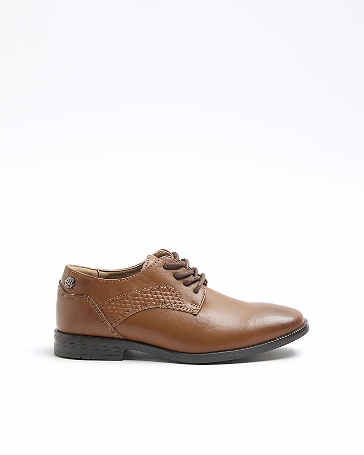 Brown wide fit point toe smart shoes River Island