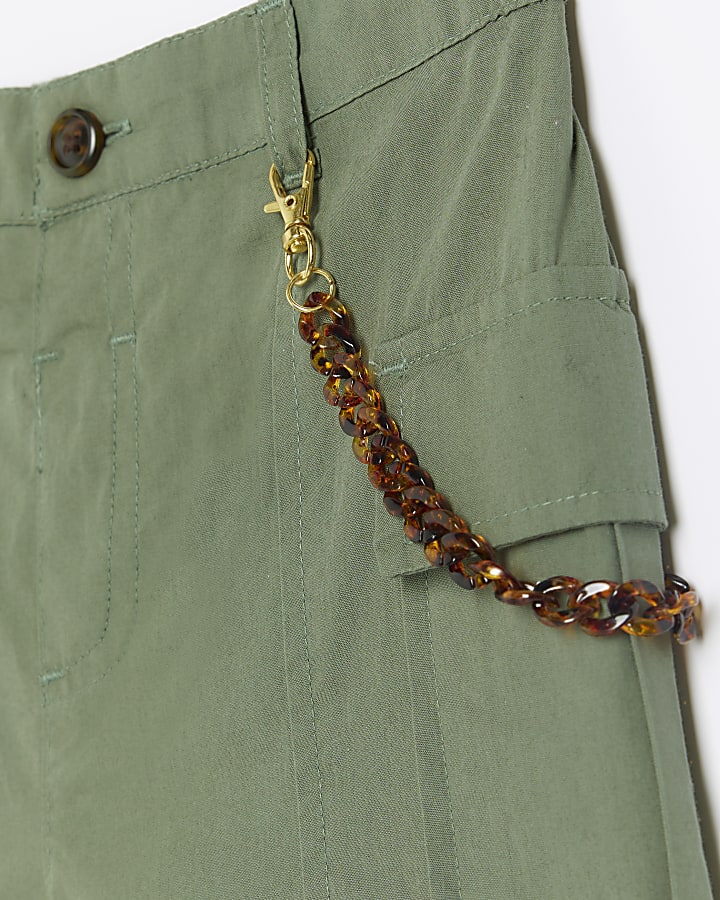 Girls khaki chain detail cargo shorts