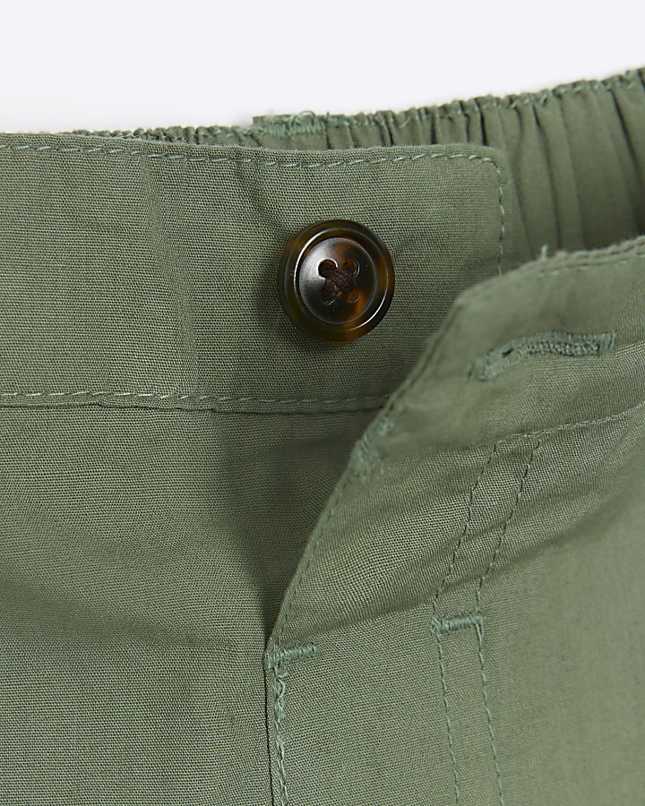 Girls khaki chain detail cargo shorts