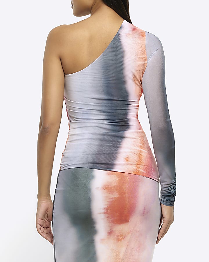 Red mesh abstract asymmetric top