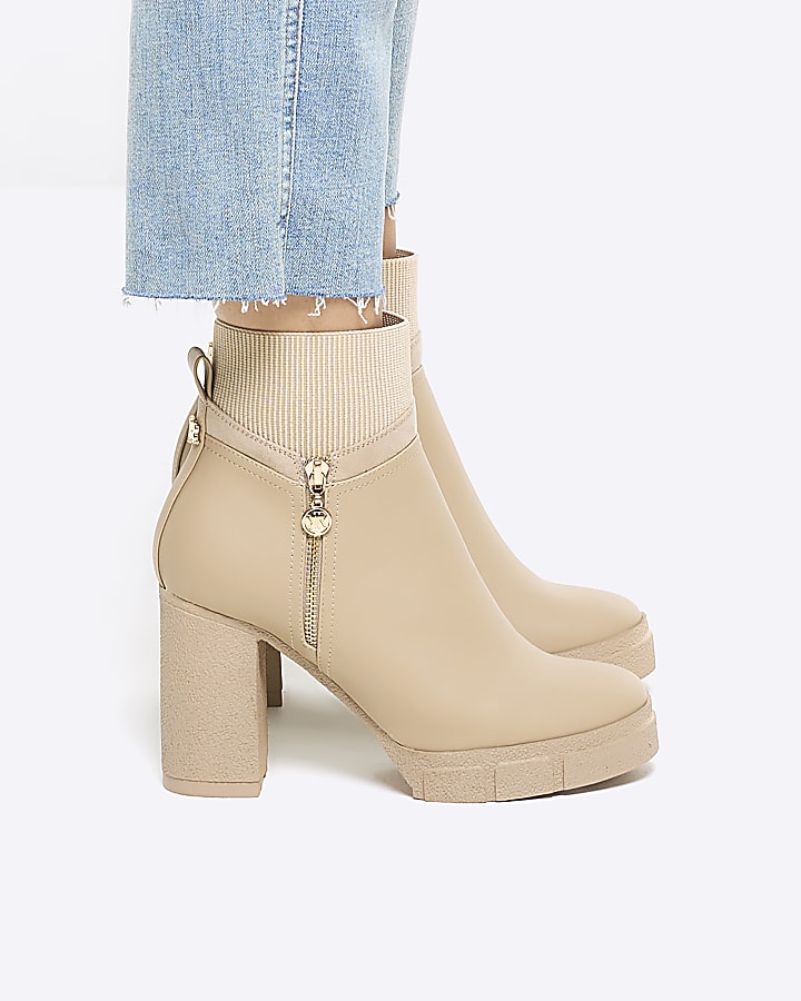 Cream wide fit side zip heeled ankle boots