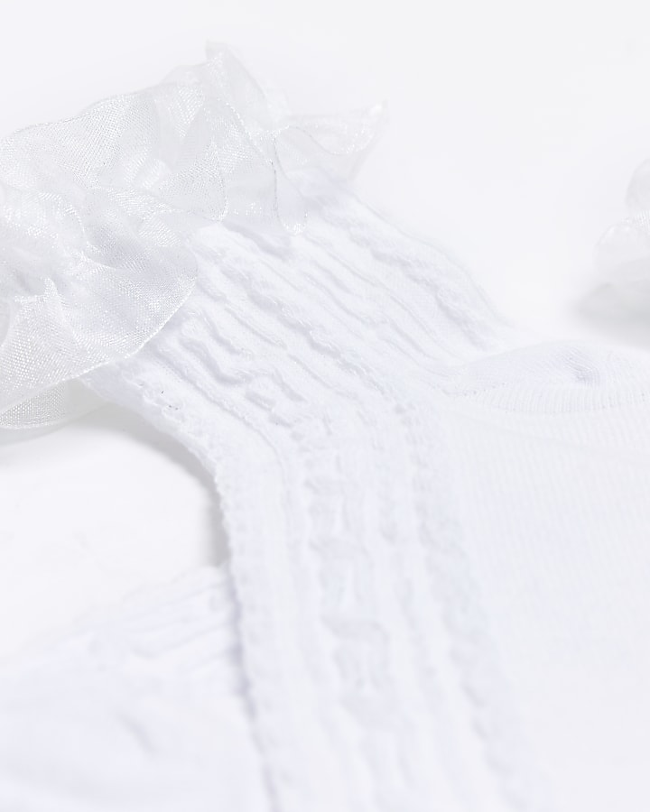 White frill ankle socks