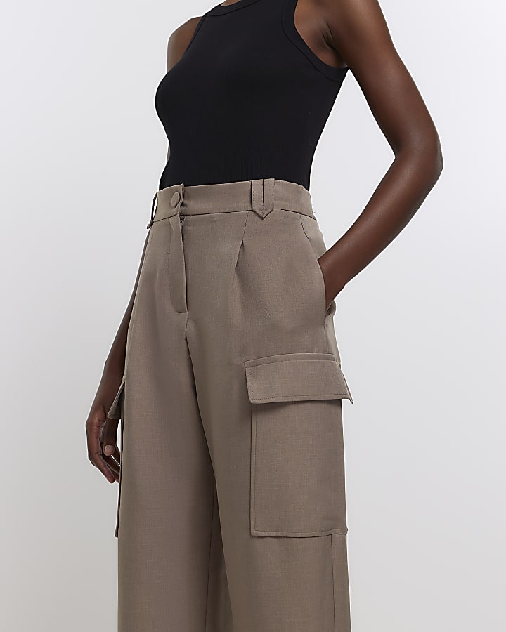 Brown wide leg cargo trousers