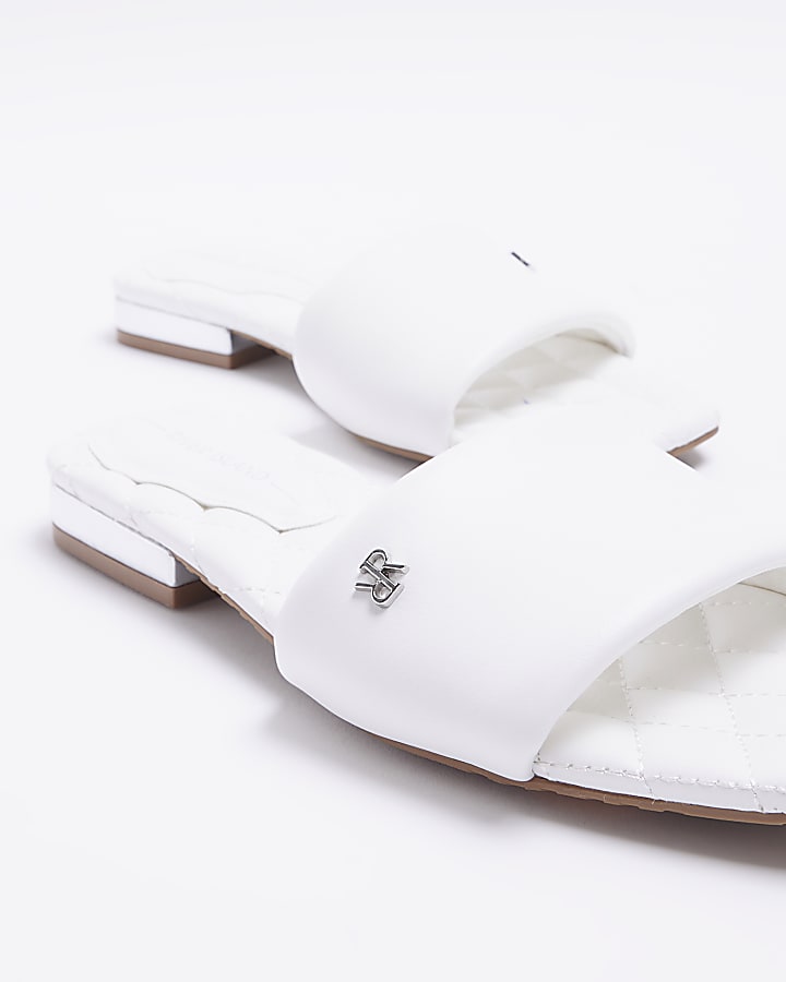 White wide fit padded sliders