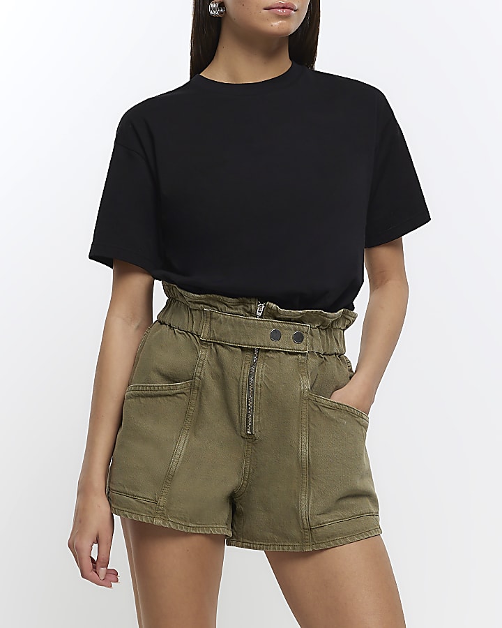 Black short sleeve t-shirt