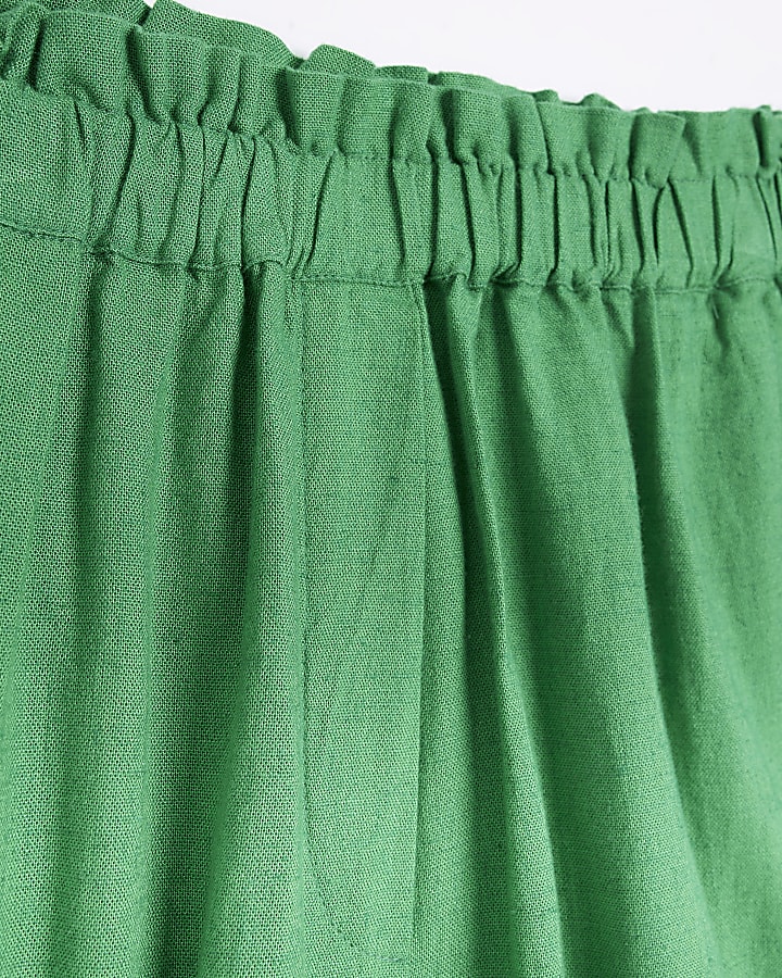 Green shorts with linen