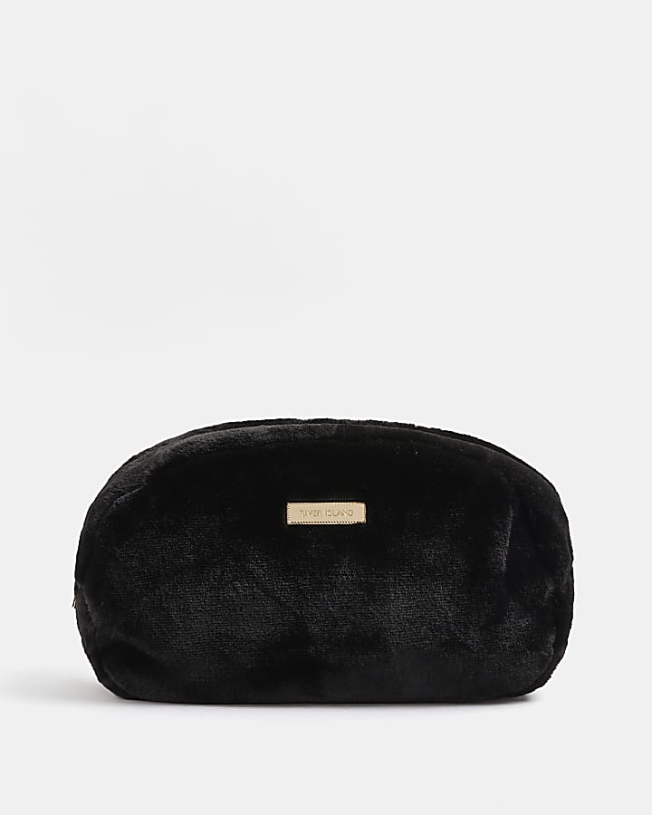 Black faux fur sleepwear bundle