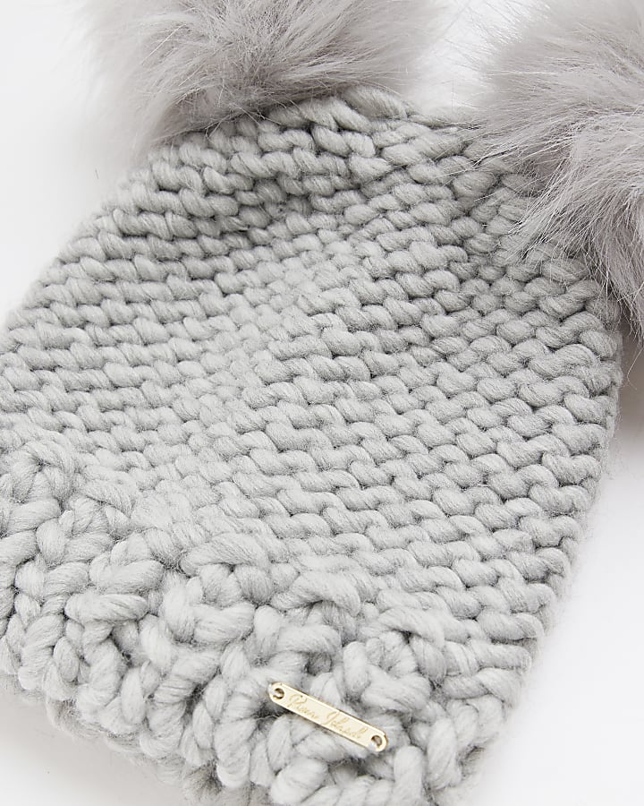 Grey pom pom chunky knit beanie hat