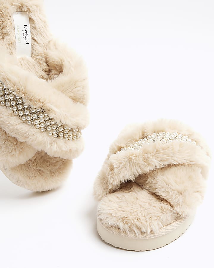 Cream faux fur pearl trim slippers