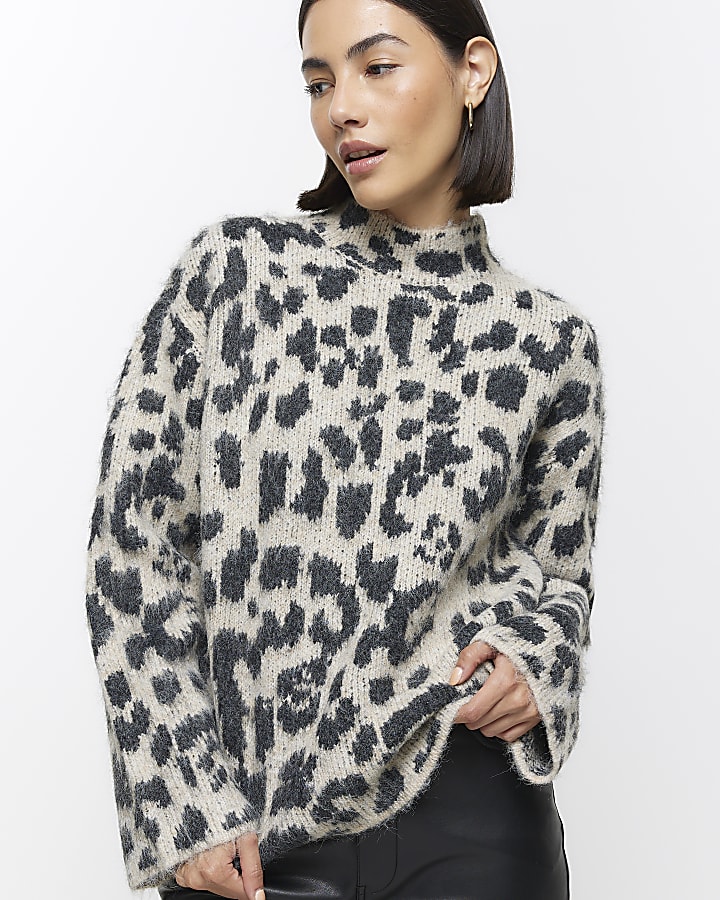 Beige leopard print jumper