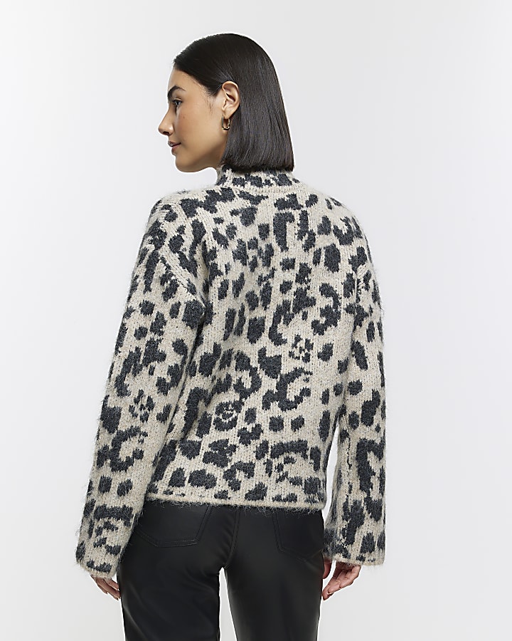 Beige leopard print jumper