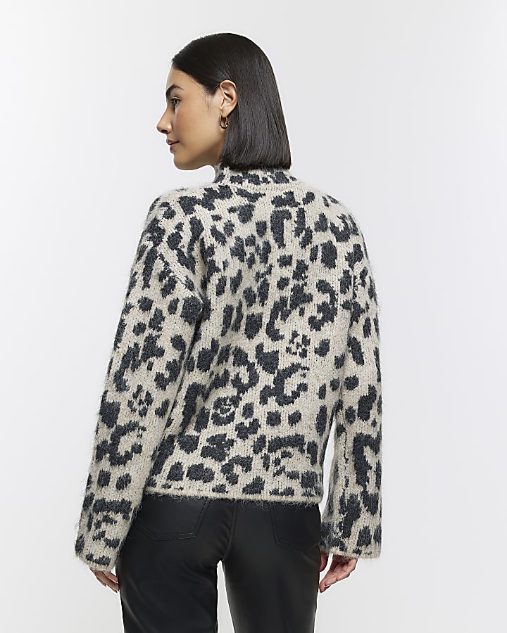 Beige leopard print jumper