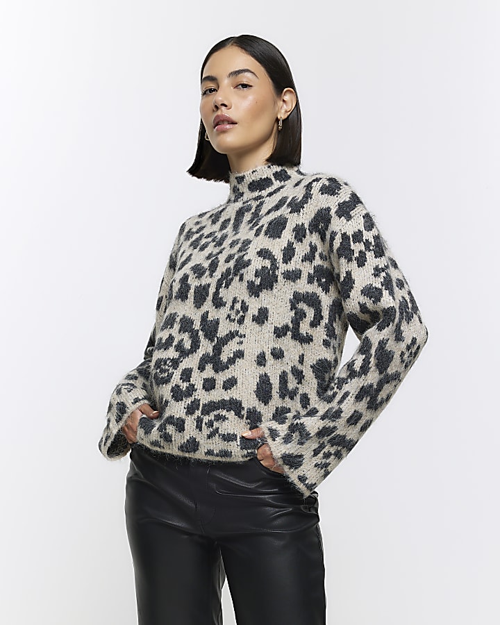 Beige leopard print jumper