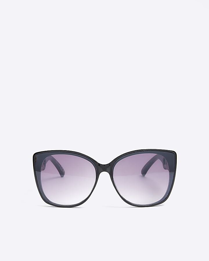 Black chain cat eye sunglasses