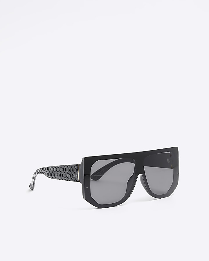 Black oversized visor sunglasses