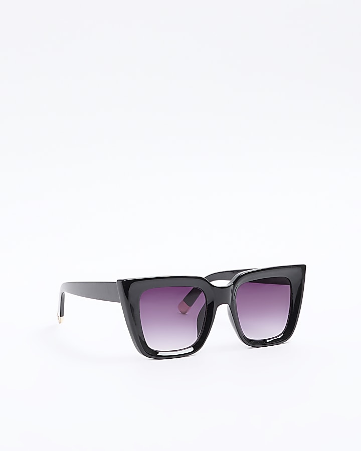 Black oversized cat eye sunglasses